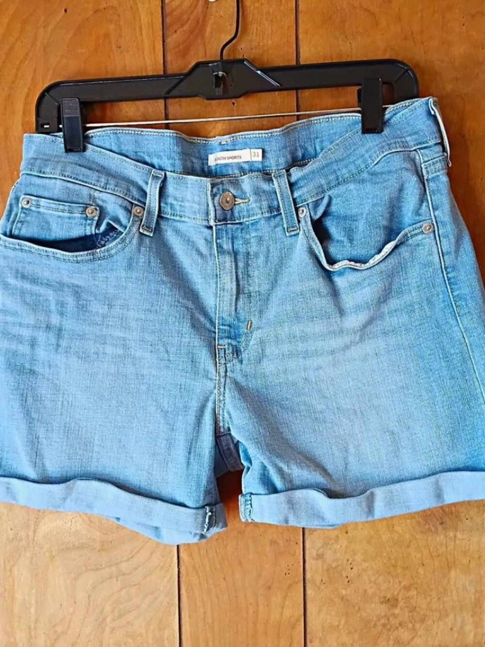 Levi Strauss & Co. Levi’s Women’s Light Wash Denim Cuffed Shorts 31
